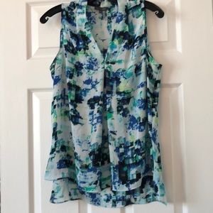 Vince Camuto pleat front v neck sleeveless top